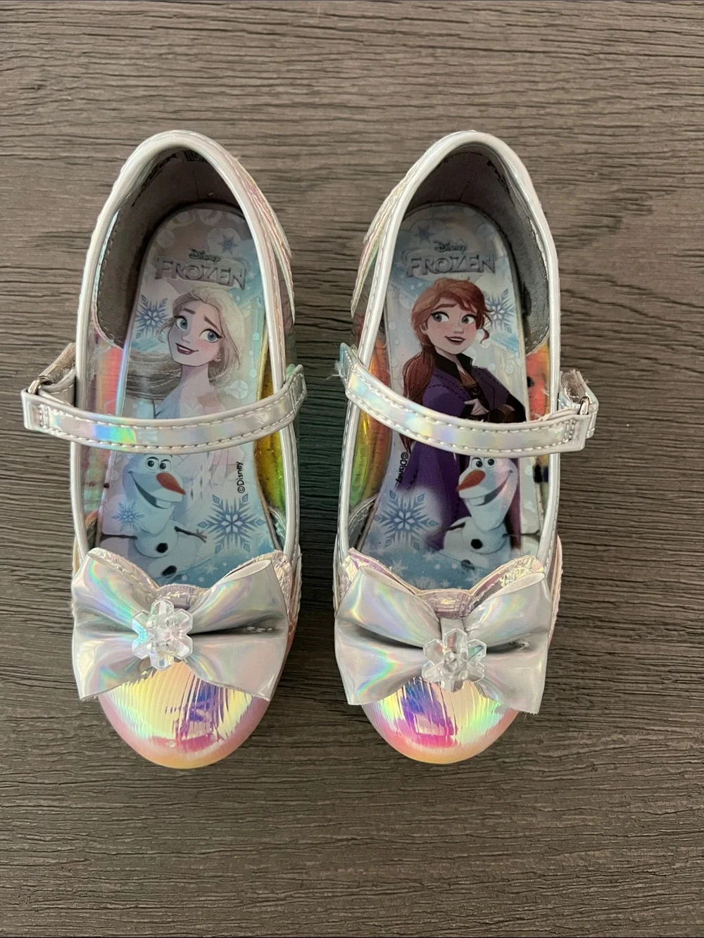 Disney Frozen Iridescent Holographic Mary Jane Shoes with Bow and small heel.